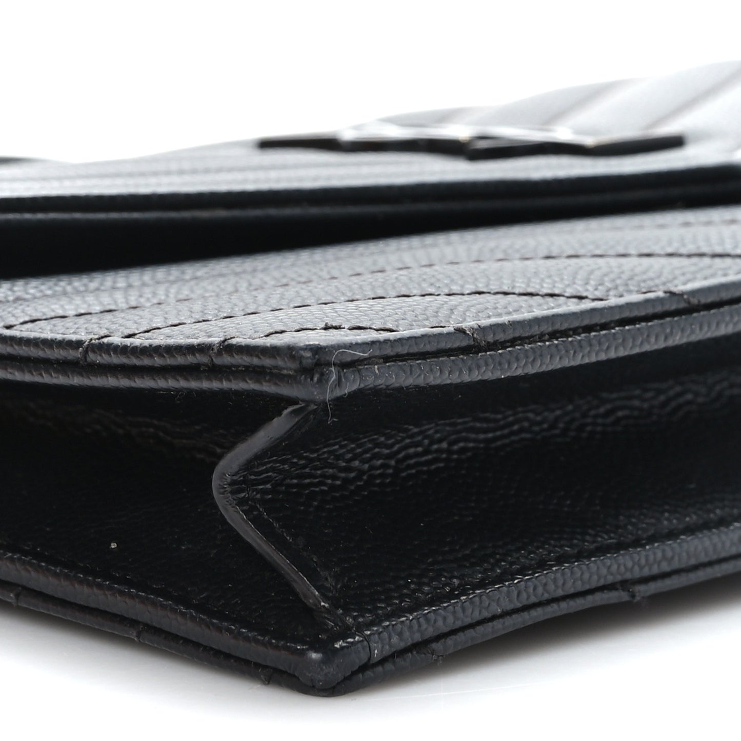 Grain De Poudre Matelasse Chevron Monogram Monochrome Envelope Chain Wallet Black