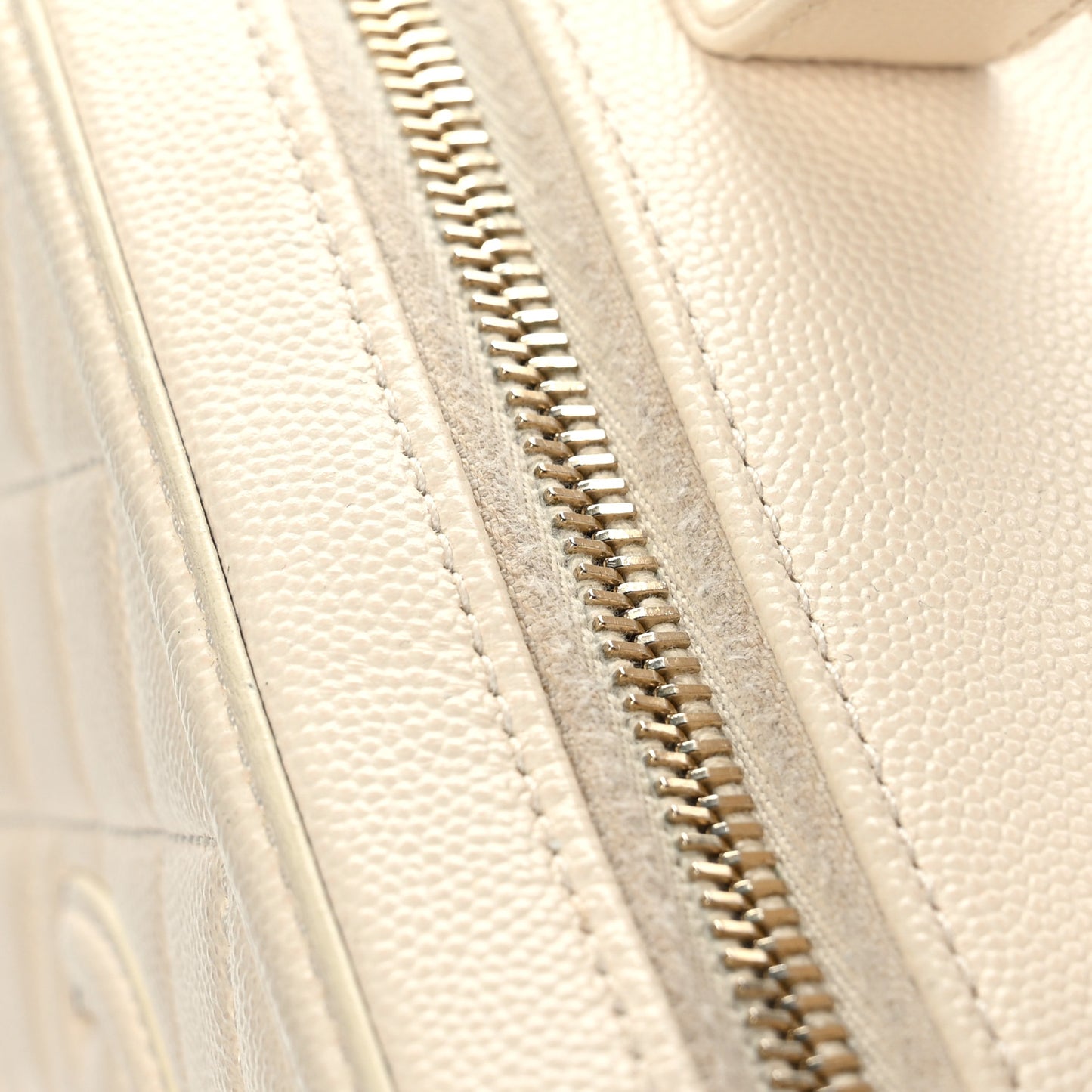 Caviar Quilted Medium CC Filigree Vanity Case Light Beige
