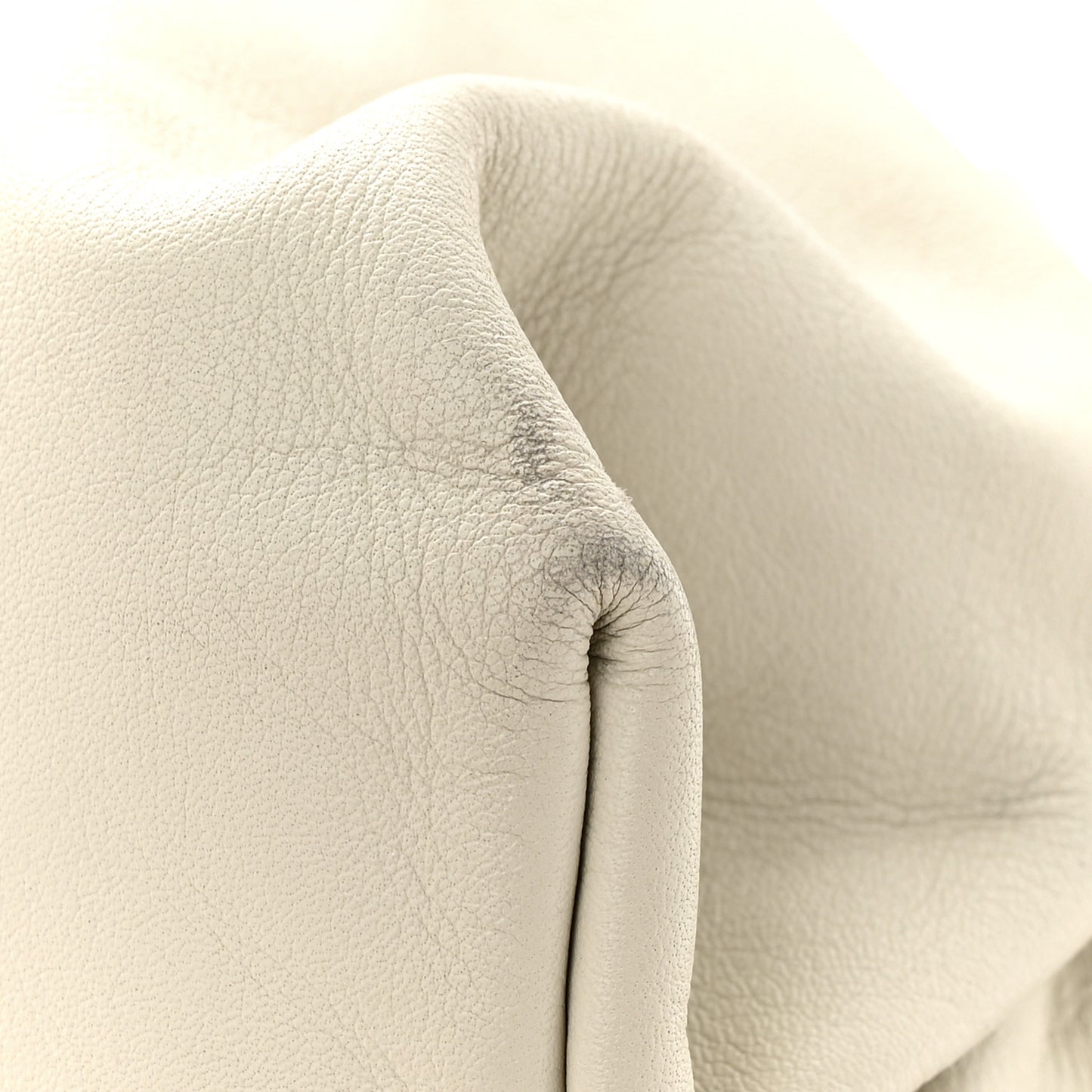 Calfskin The Pouch Chain Plaster