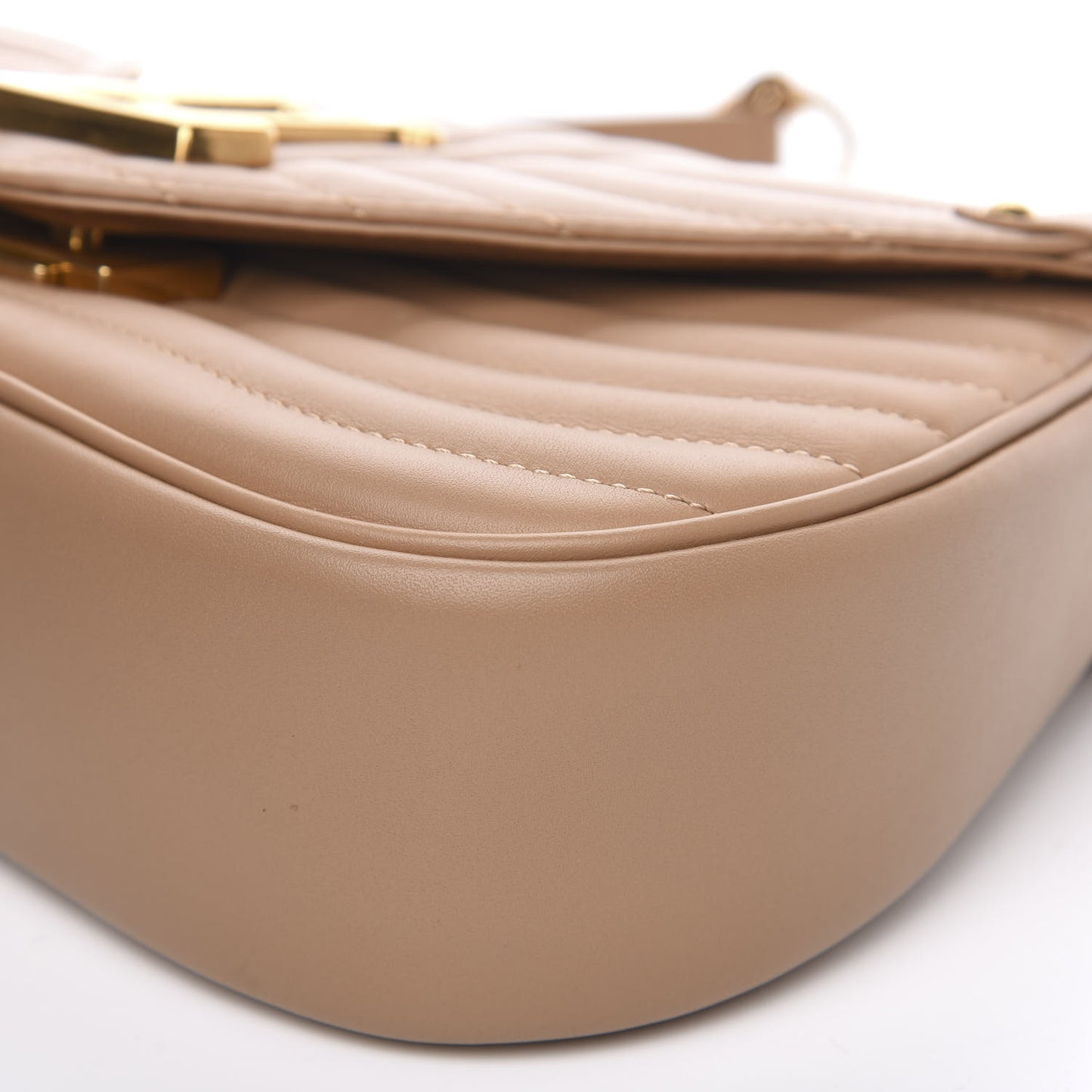 Calfskin New Wave Chain MM Noisette