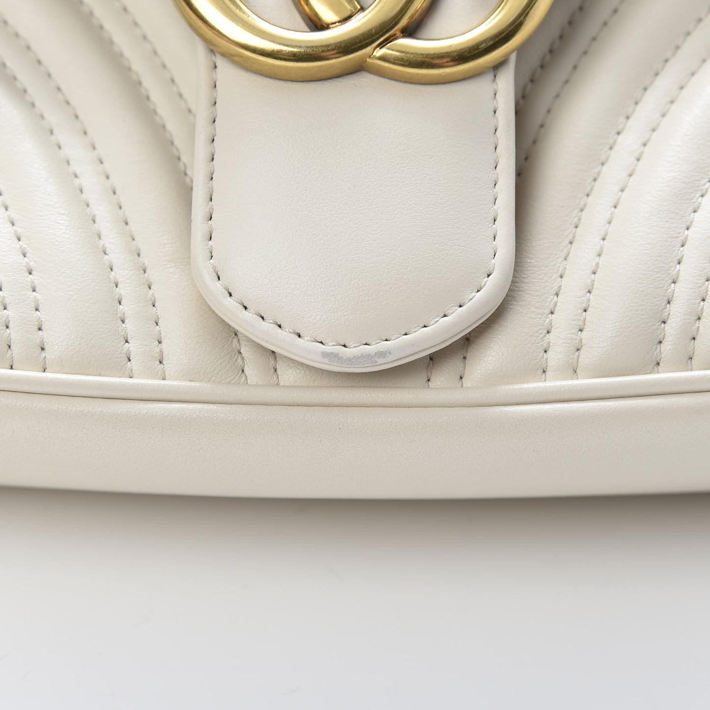 Calfskin Matelasse Small GG Marmont Shoulder Bag White