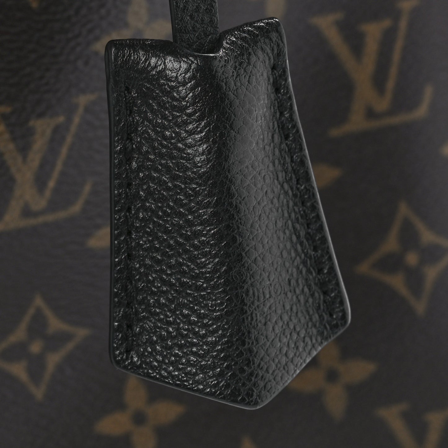 Monogram Popincourt MM Black