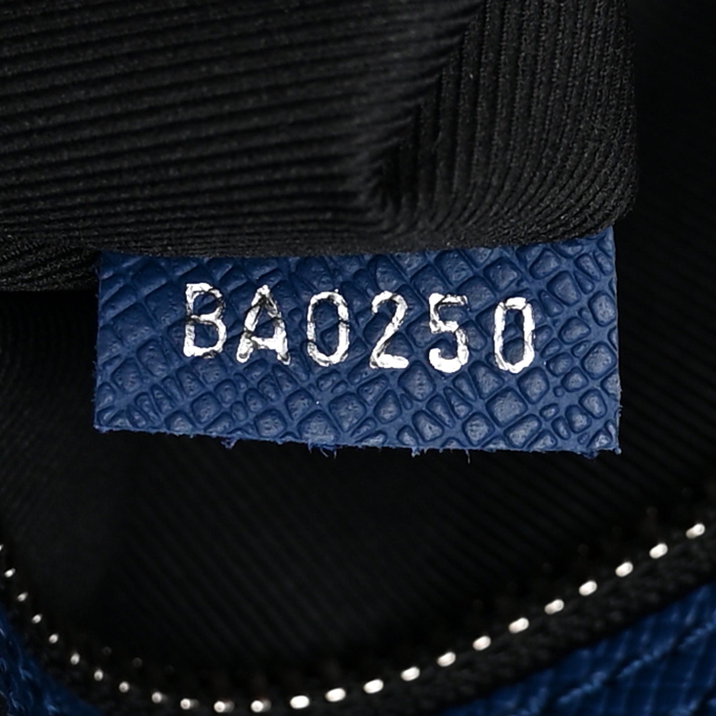 Taiga Monogram Eclipse Keepall Bandouliere 50 Pacific Blue