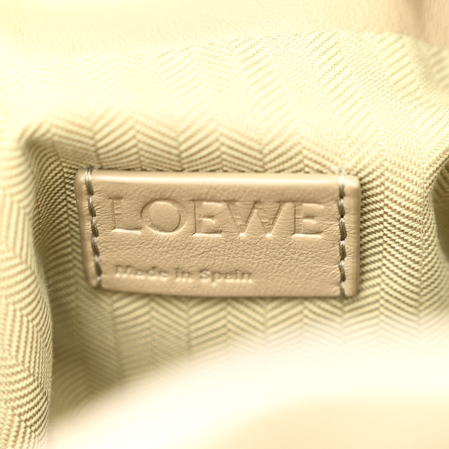 Loewe Shiny Nappa Lambskin Puffer Flamenco Knot Clutch Clay Green 6 of 9