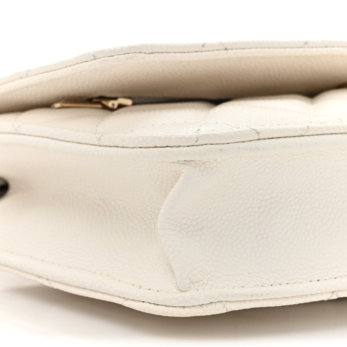 Caviar Quilted Wallet On Chain WOC White