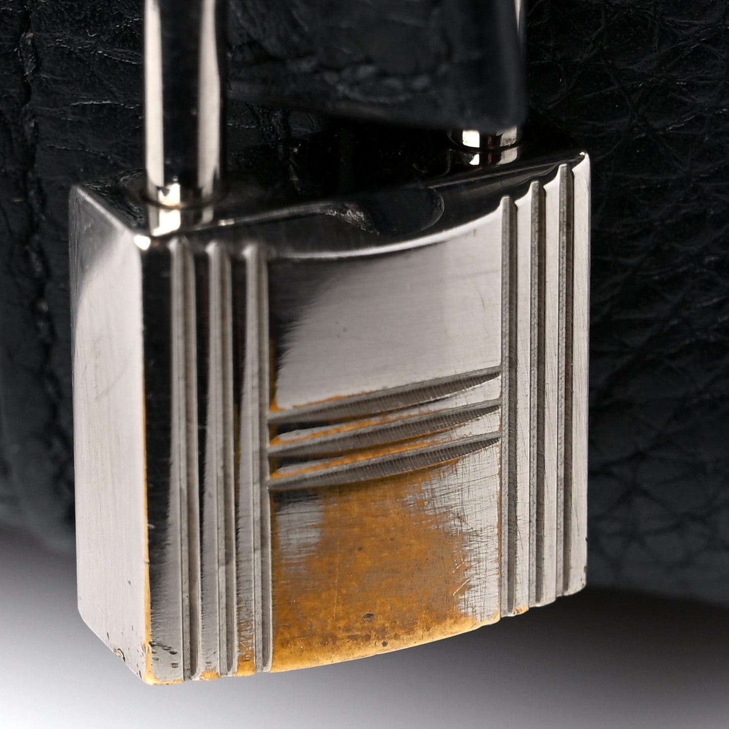Taurillon Clemence Picotin Lock 18 PM Black