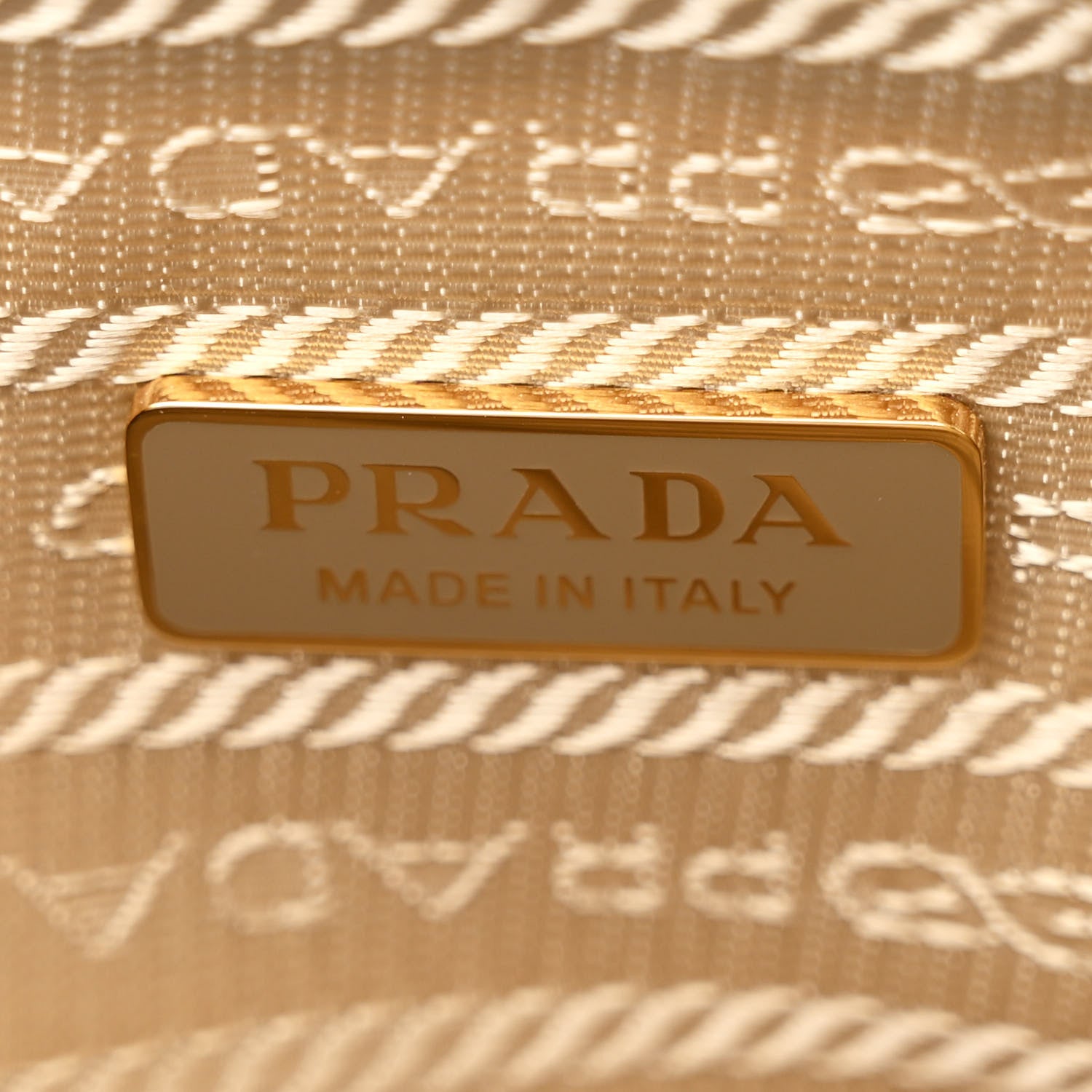 Prada Re-Nylon Spazzolato Re-Edition 2002 Shoulder Bag Deserto 6 of 10