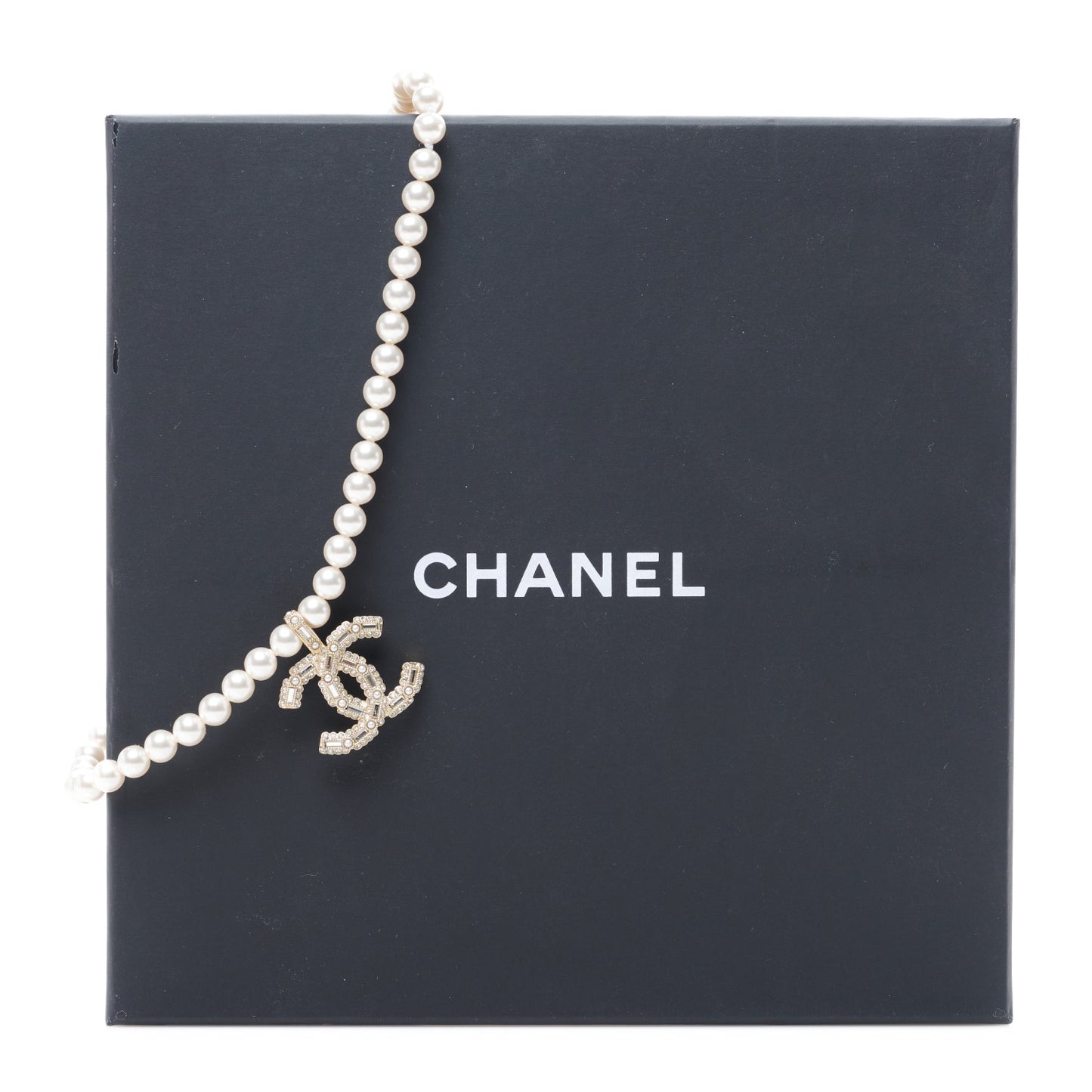Pearl Crystal Baguette CC Short Necklace Gold