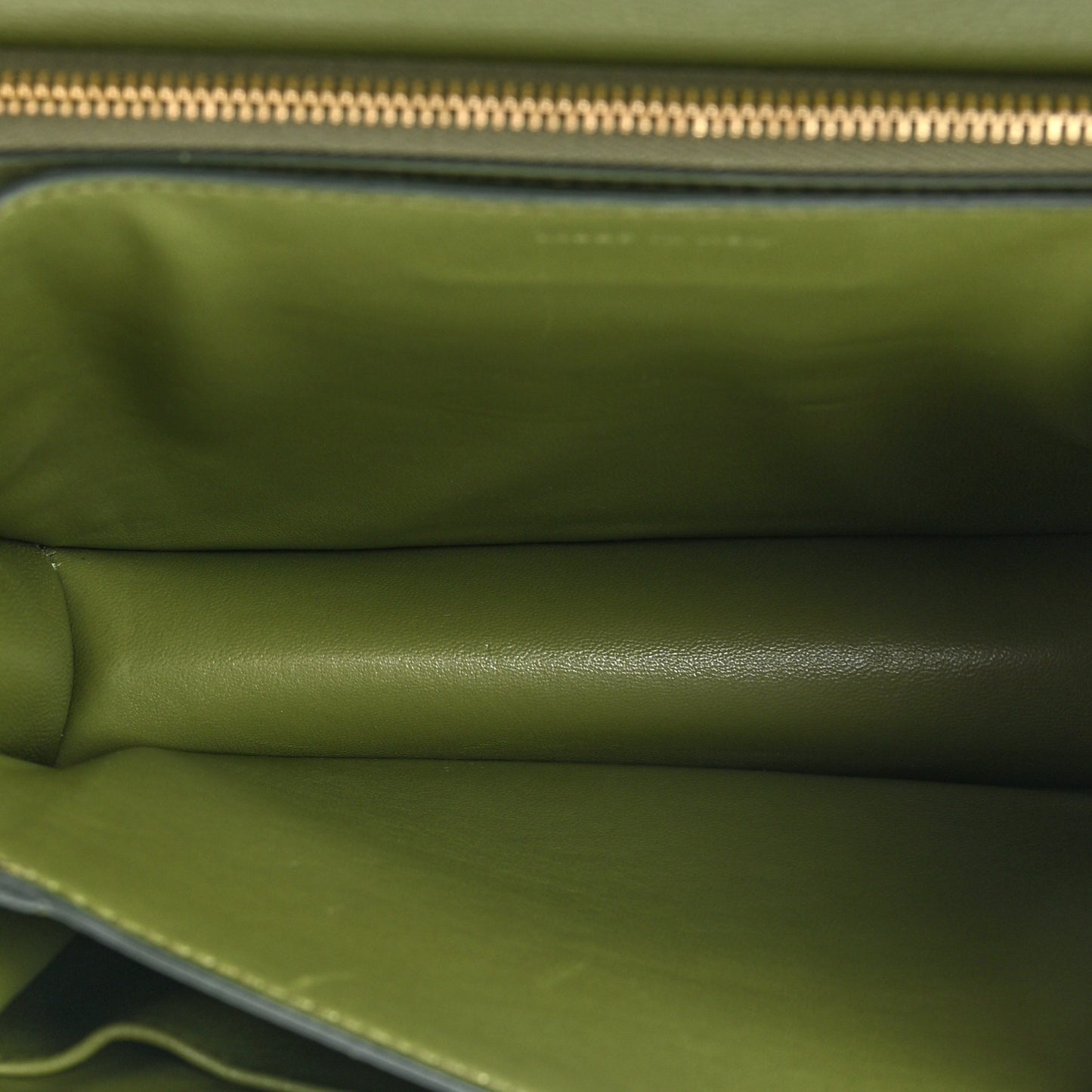 Box Calfskin Classic Box Medium Flap Bag Army Green
