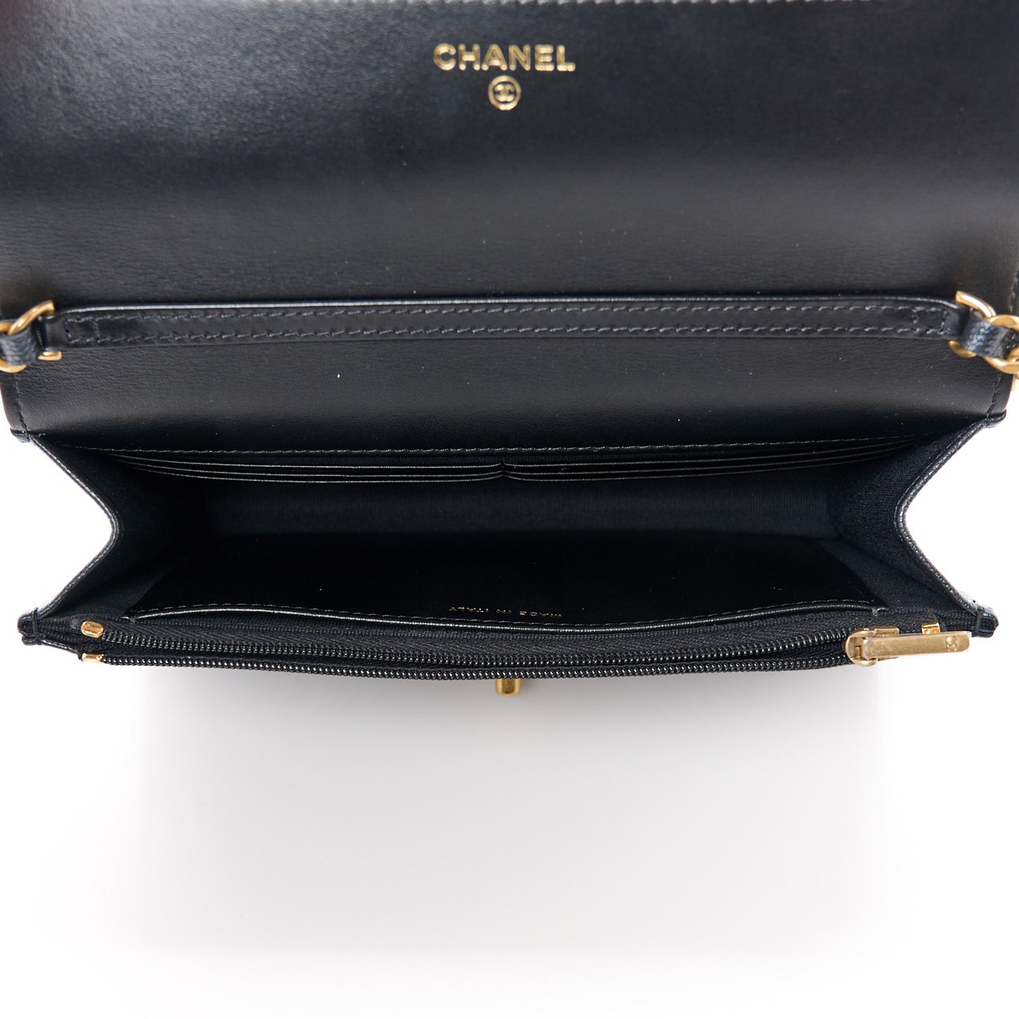 Pearly Caviar Quilted Fit For You Wallet On Chain WOC Navy