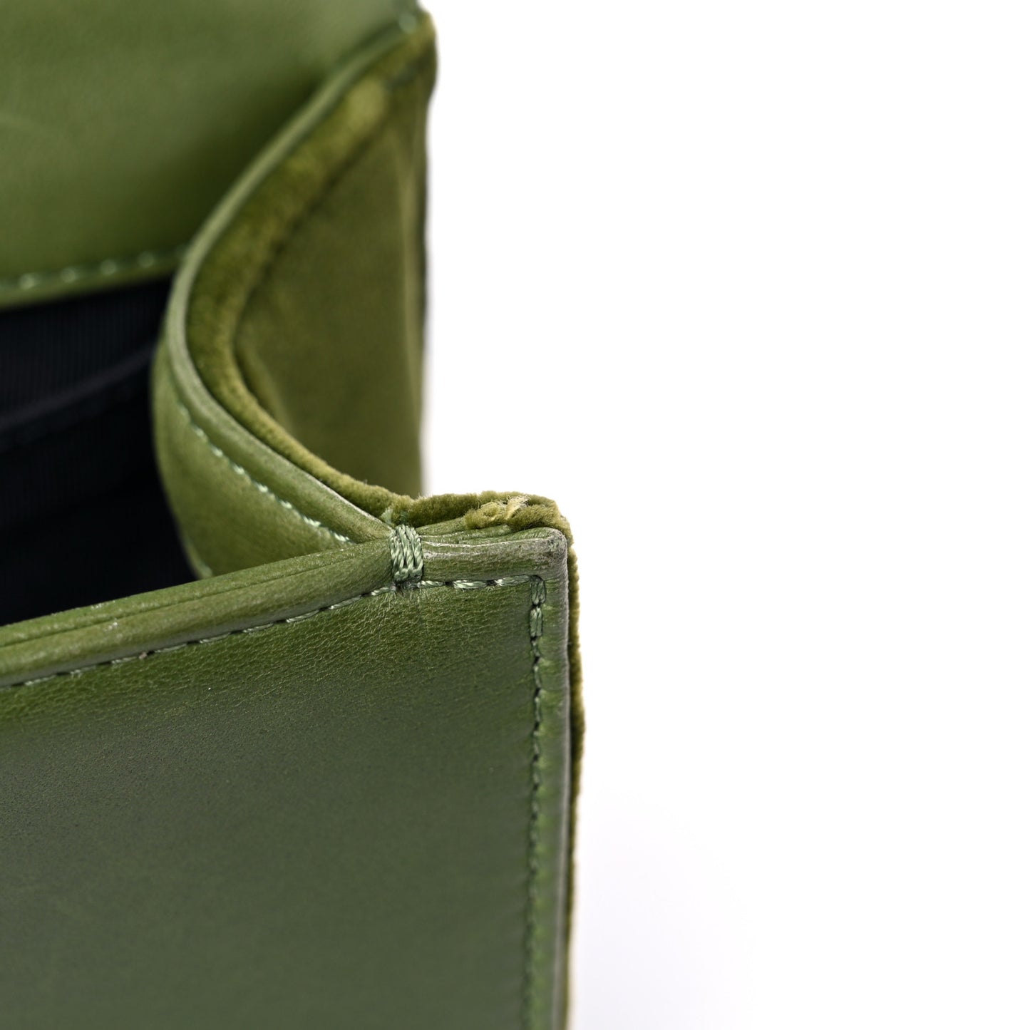 Velvet Tweed Medium Boy Flap Green