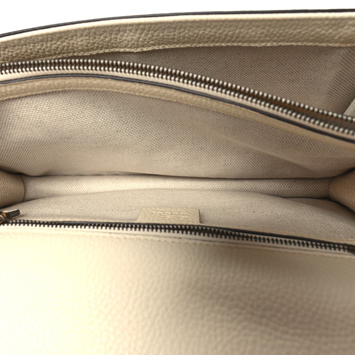 Calfskin Medium GG Marmont Chain Handle Bag Mystic White