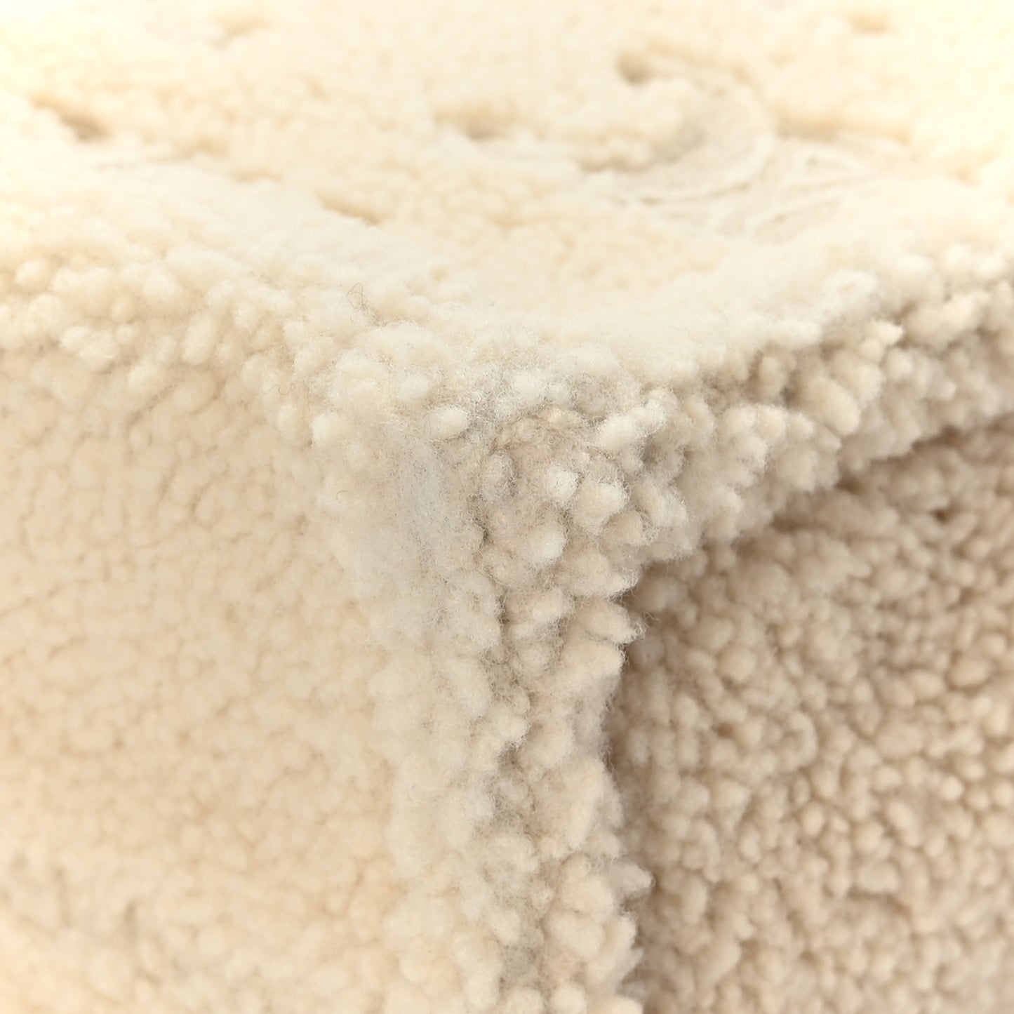 Shearling Calfskin Triomphe Small Cabas Thais Natural Tan