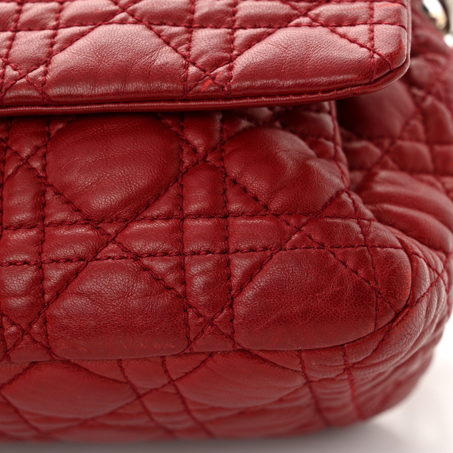 Lambskin Cannage Medium New Lock Flap Red