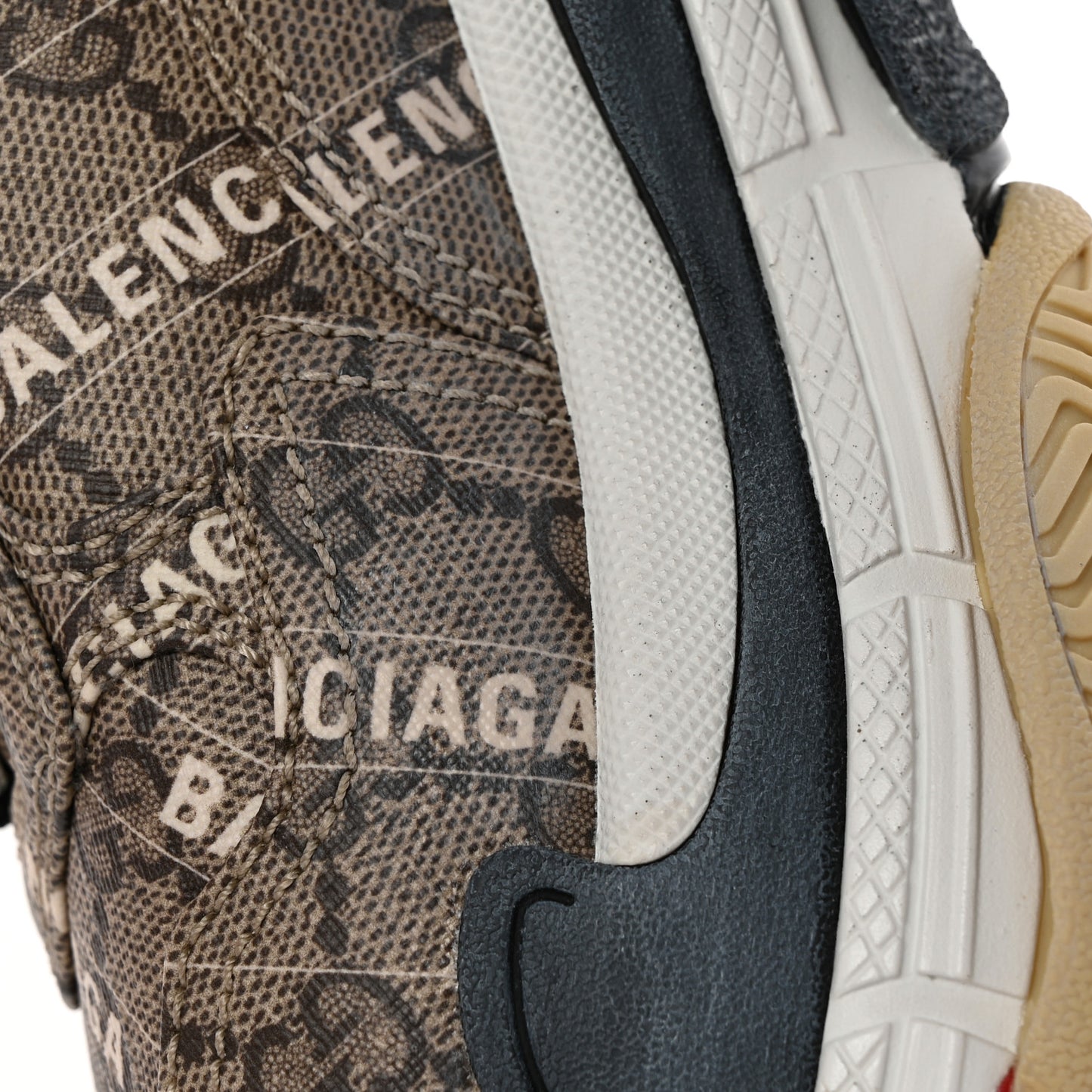 X GUCCI GG Supreme Monogram Allover Logo Womens Triple S Sneakers 37 Beige Ebony Mystic White