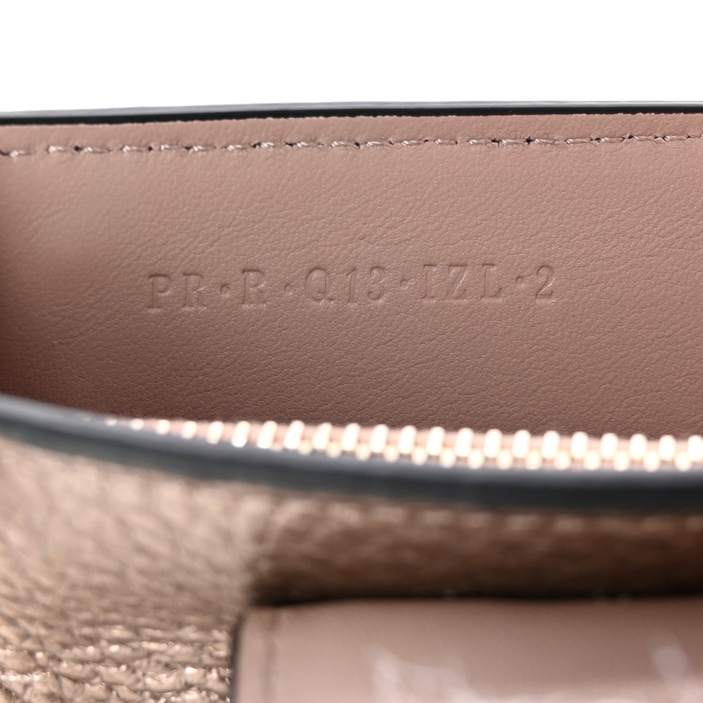 Metallic Pebbled Calfskin Rockstud Phone Case With Chain Sasso