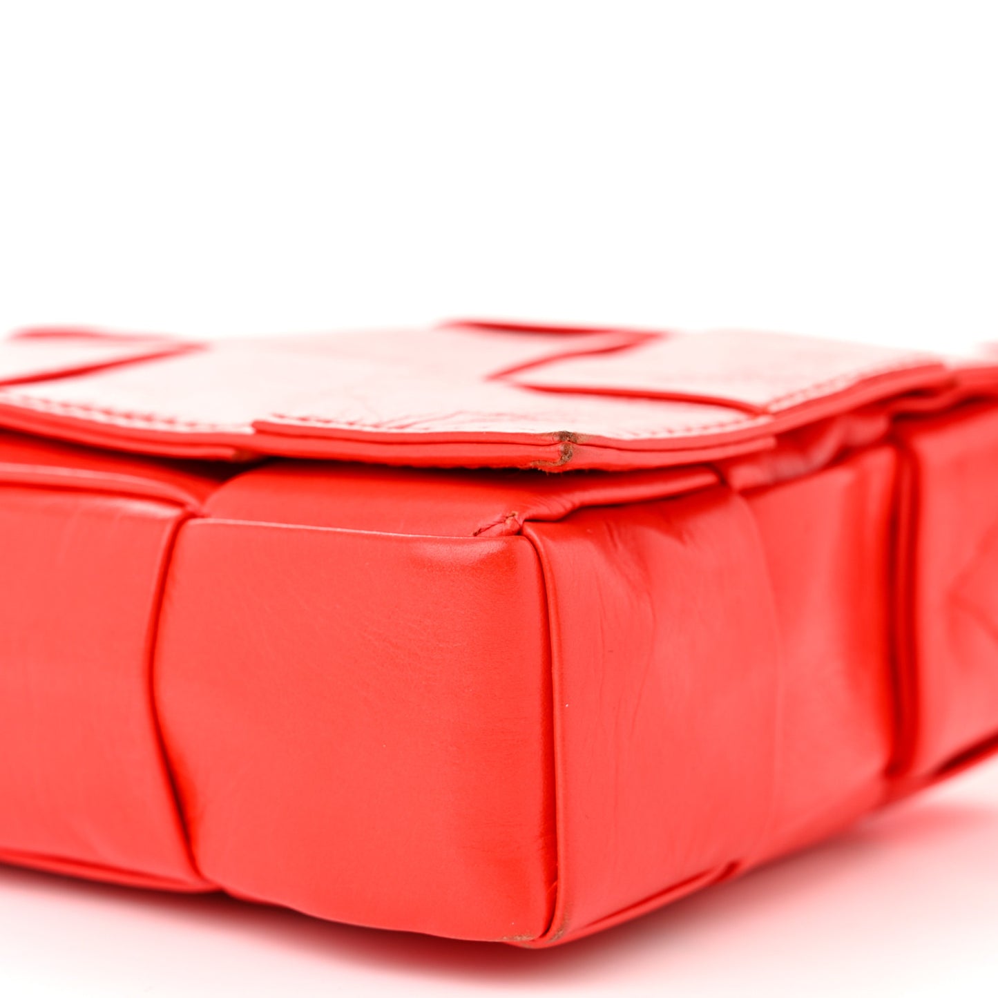 Paper Calfskin Intrecciato Stretch Cassette Bright Red