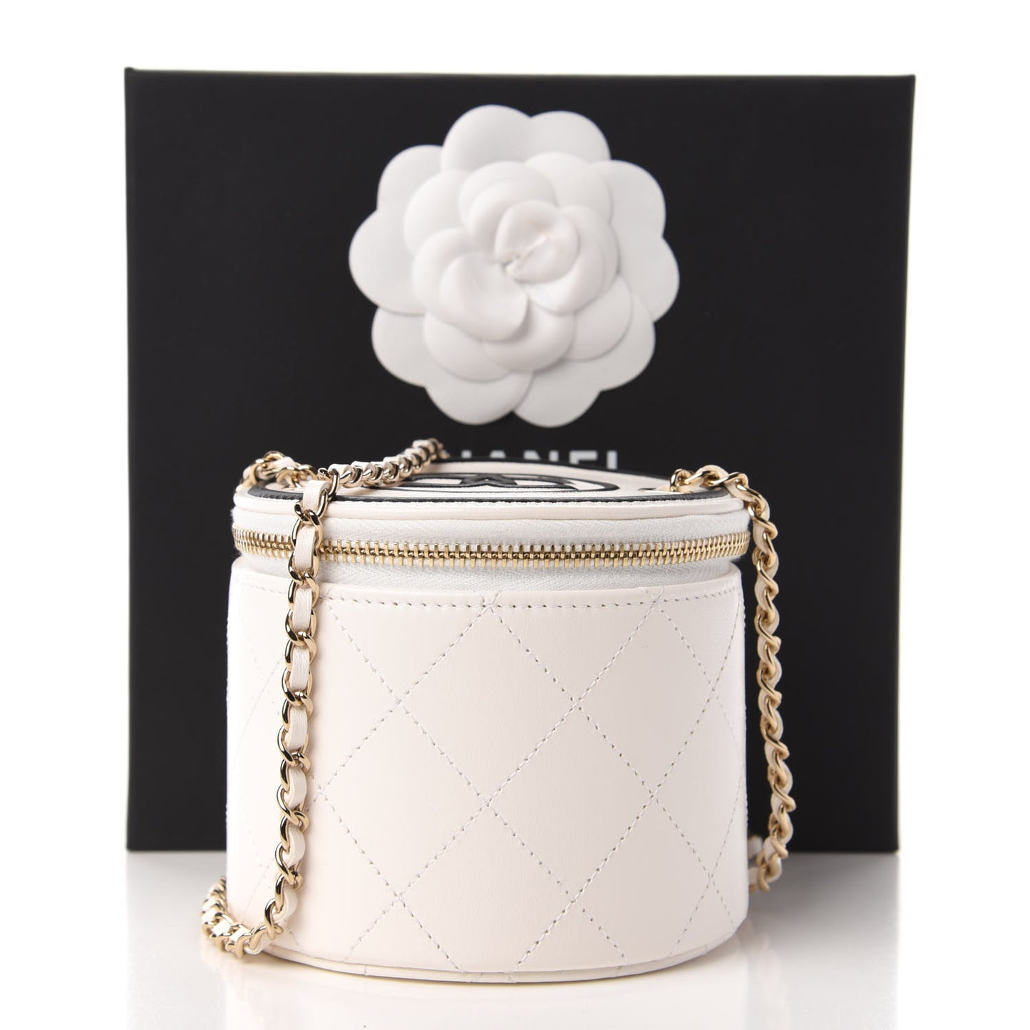 Lambskin Quilted Round Small Vanity Case With Chain White Black