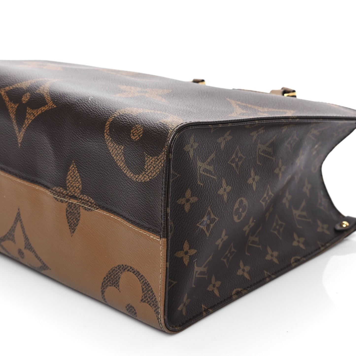 Reverse Monogram Giant Onthego MM