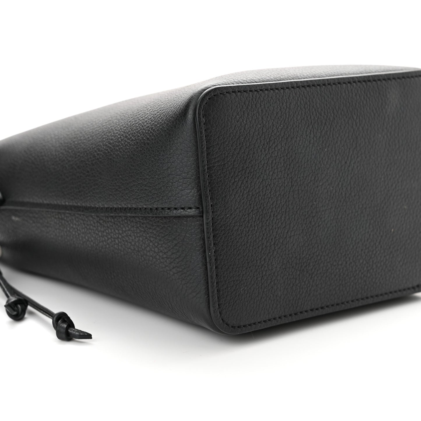 Calfskin Nano Lockme Bucket Black