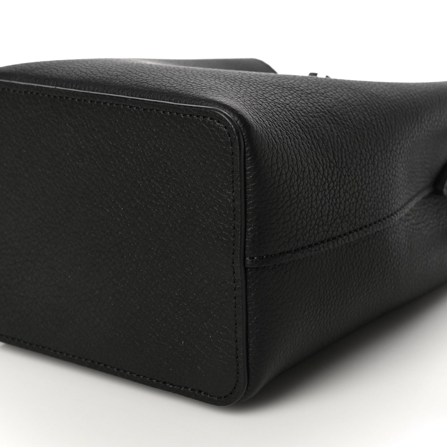 Calfskin Nano Lockme Bucket Black