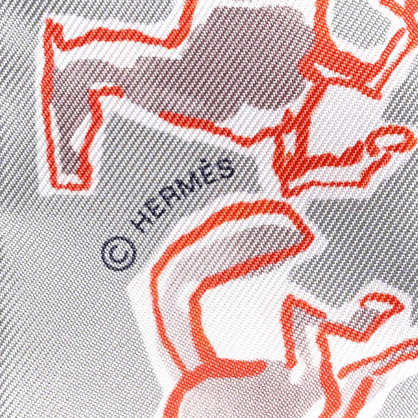 Silk Chevaux En Liberte Twilly Gris Perle Rouge White