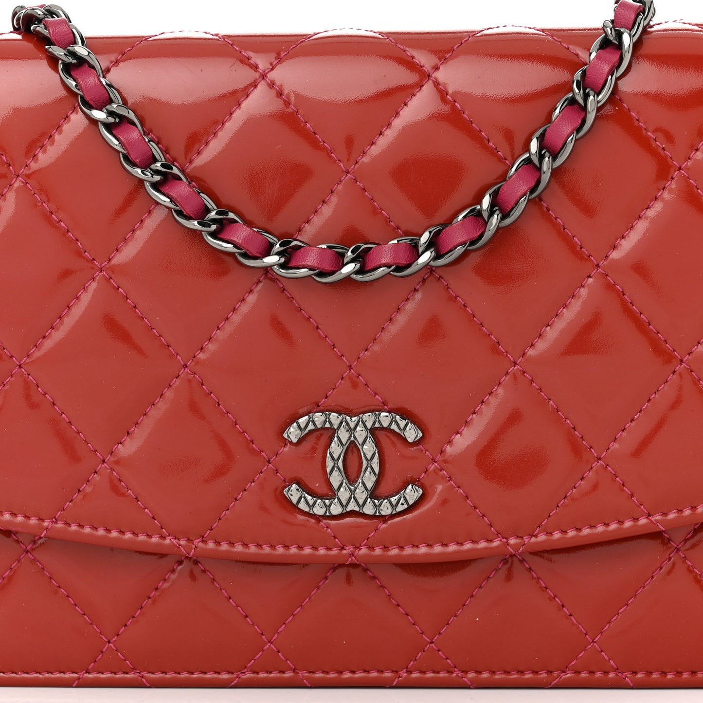 Patent Quilted Brilliant Wallet On Chain WOC Red