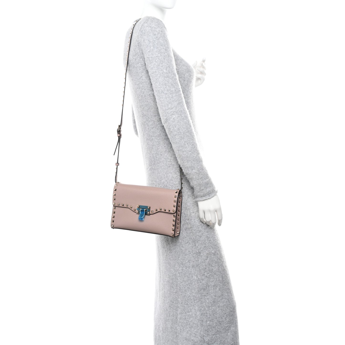 Pebbled Calfskin Medium Rockstud Flip Lock Crossbody Bag Poudre