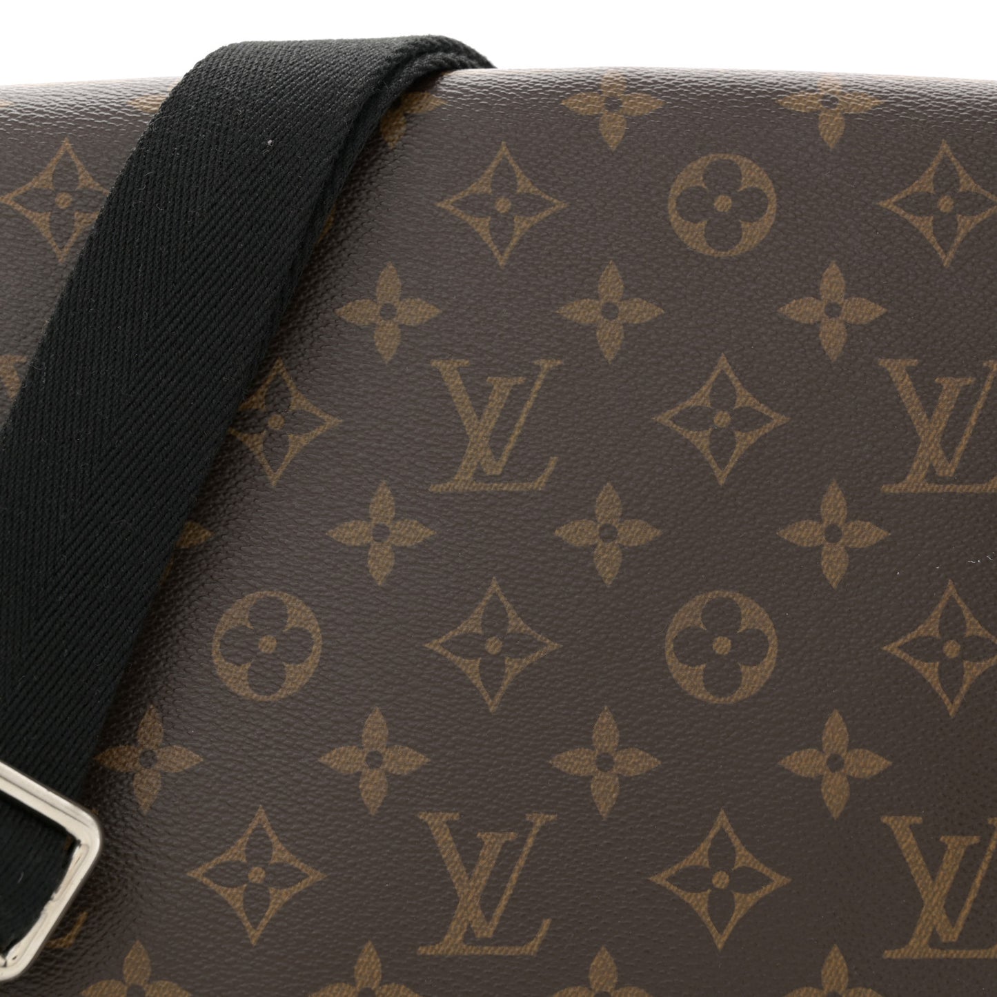Monogram Macassar District PM