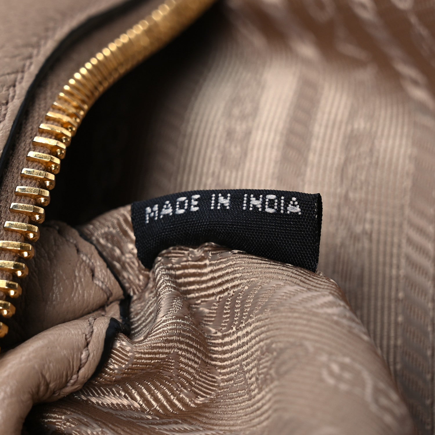 Prada Vitello Phenix Zippered Messenger Hobo Cammeo 7 of 13