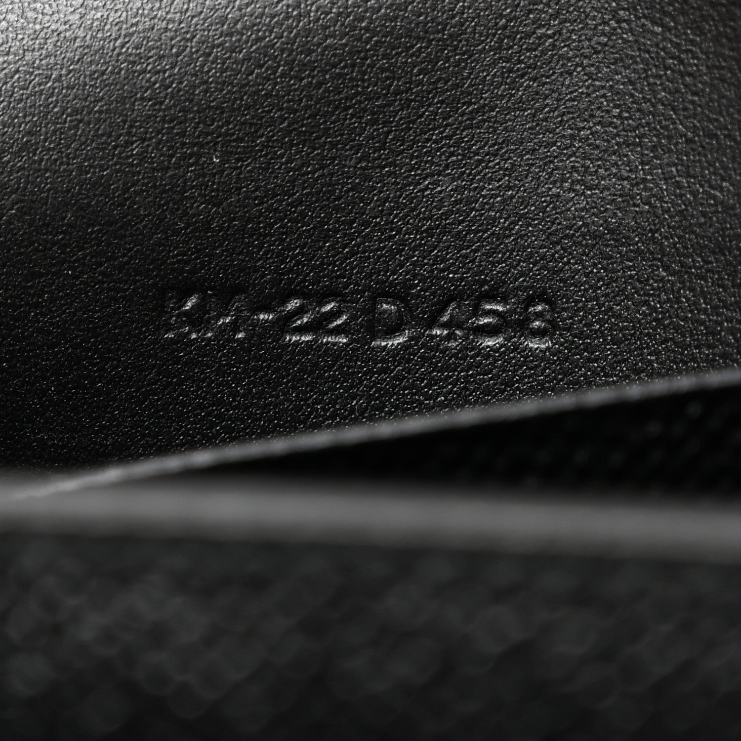 Salvatore Ferragamo Pebbled Calfskin Thalia Wallet On Chain Black 6 of 11