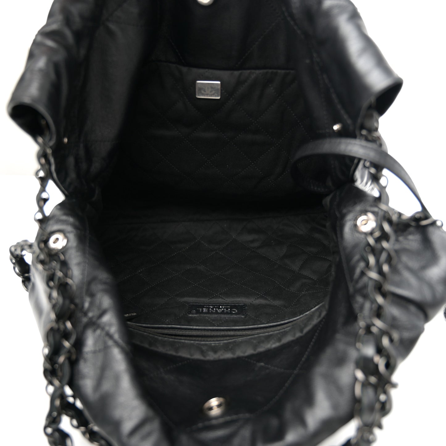 Shiny Calfskin Quilted Small Chanel 22 So Black