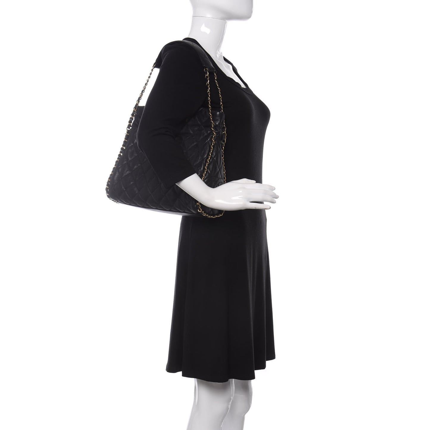 Calfskin Quilted Medium Chain Me Hobo Black