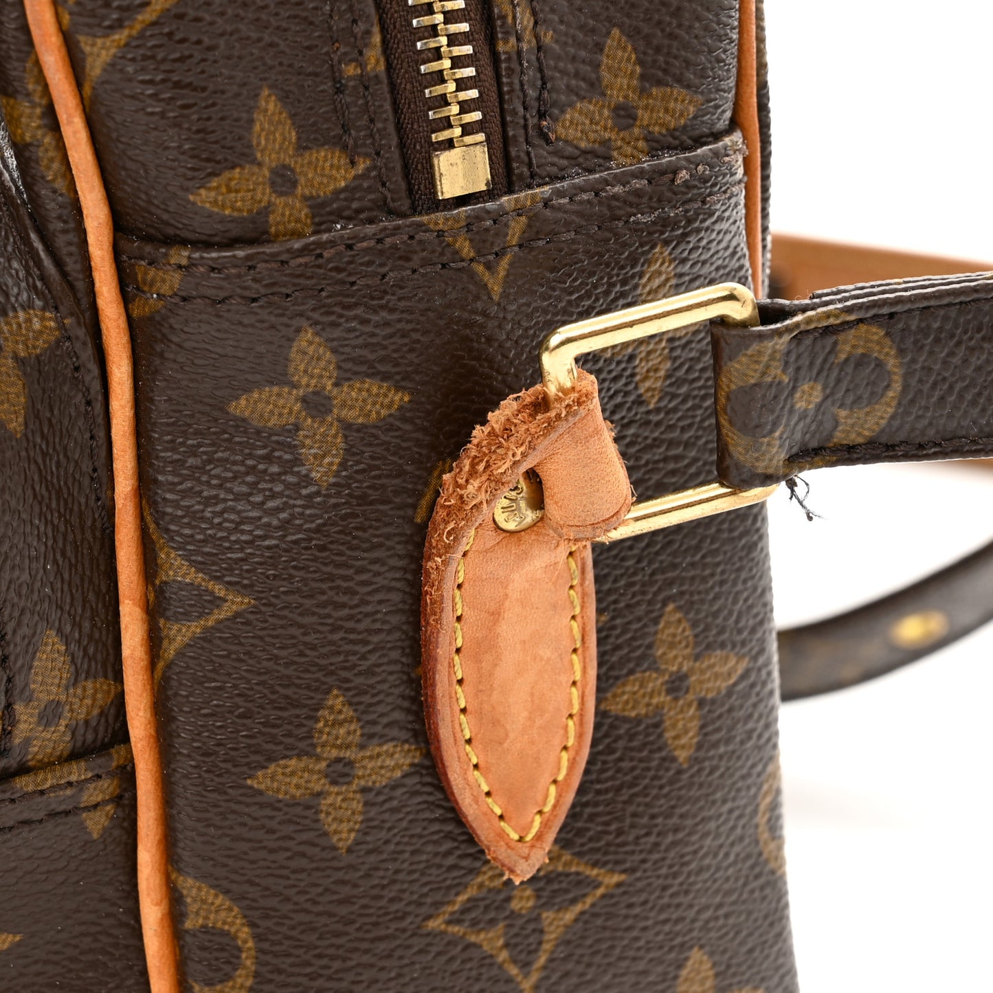 Monogram Nil 28