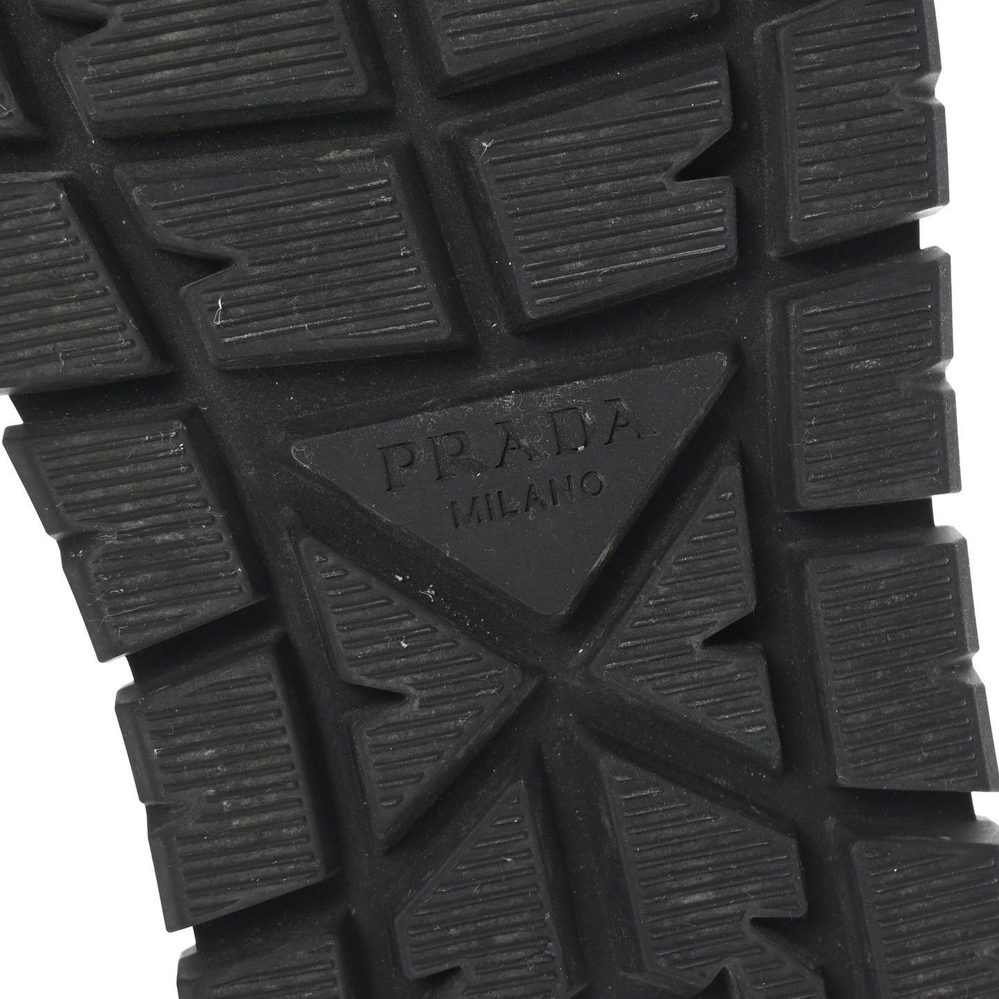 Calfskin Shearling Metal Triangle Logo Sneakers 35.5 Black