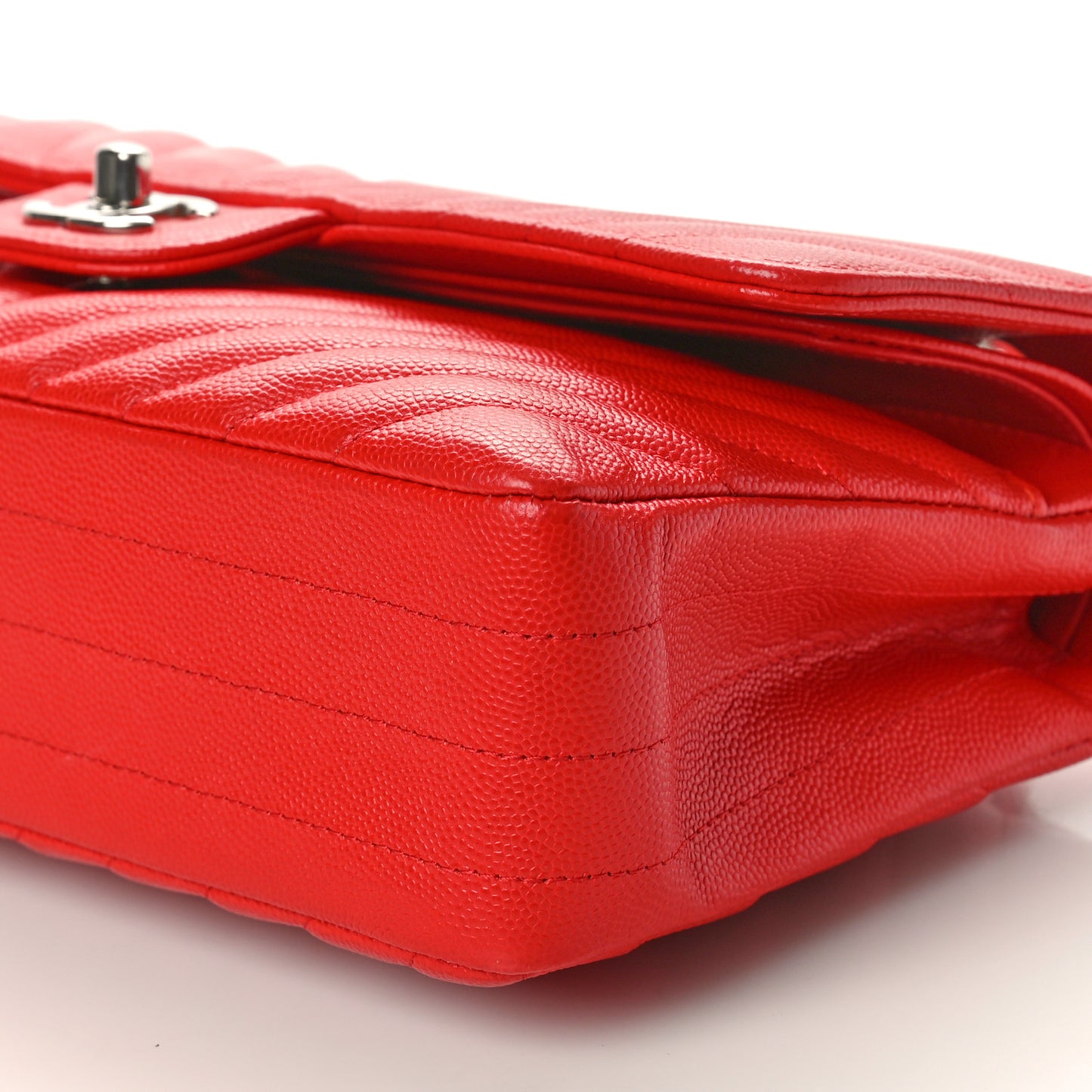 Caviar Chevron Quilted Medium Double Flap Red