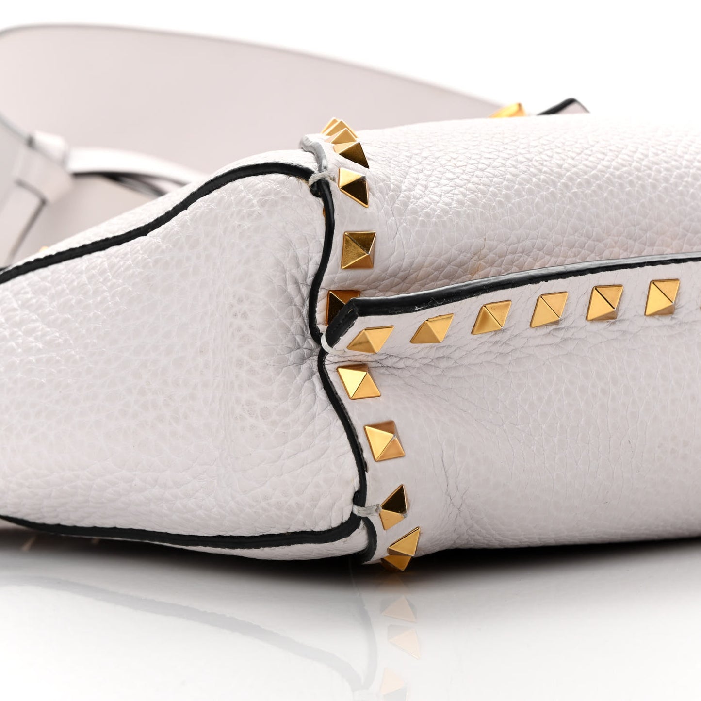 Pebbled Calfskin Medium Rockstud Hype Shoulder Bag White