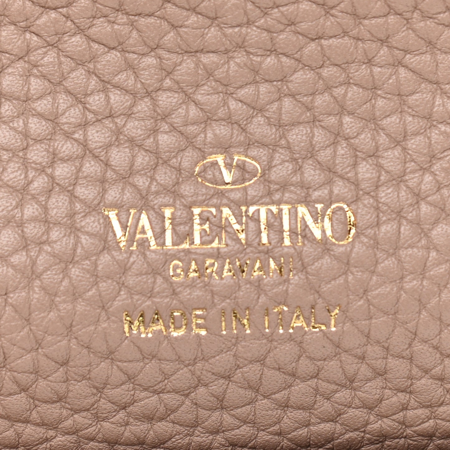 Pebbled Calfskin Rockstud Flip Lock Wallet On Chain Poudre