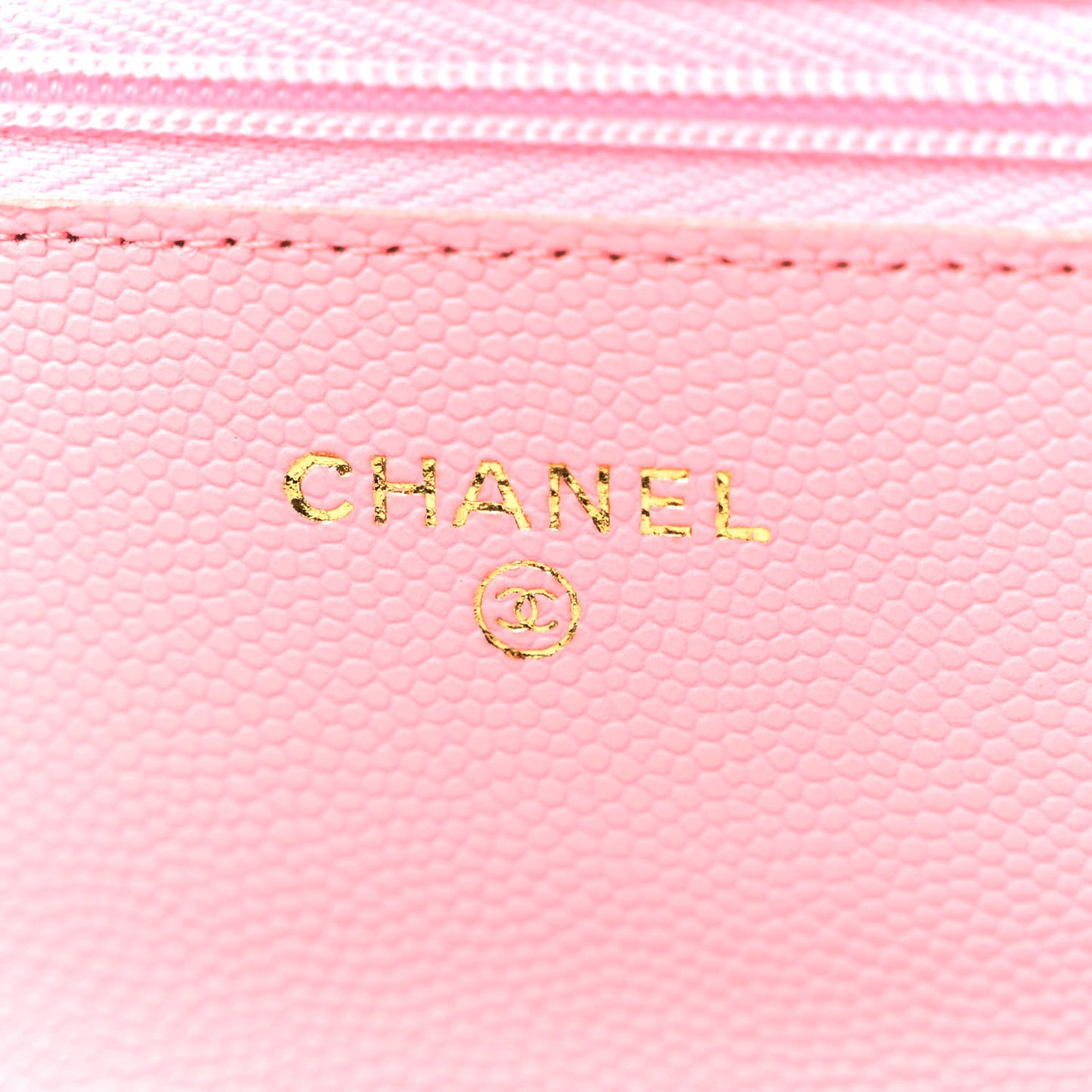 Caviar Quilted Wallet on Chain WOC Light Pink