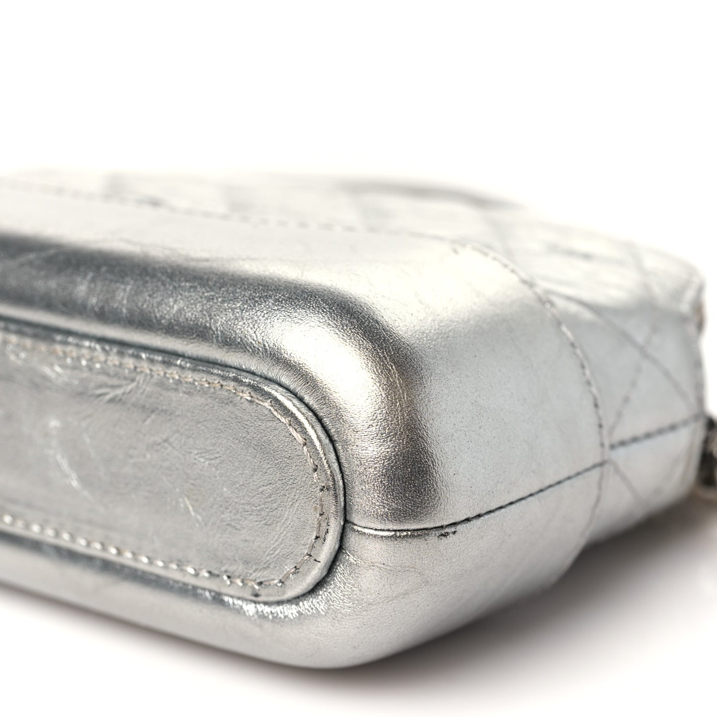 Metallic Lambskin Calfskin Quilted Small Gabrielle Clutch With Chain Silver