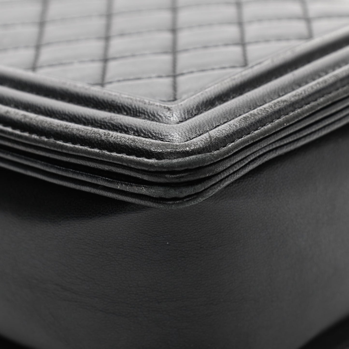 Lambskin Quilted New Medium Boy Flap Black