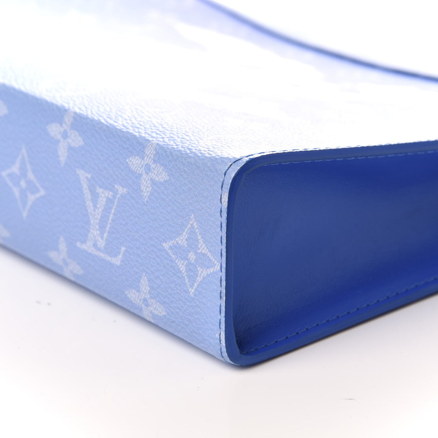 Monogram Clouds Pochette Voyage MM A4 Blue