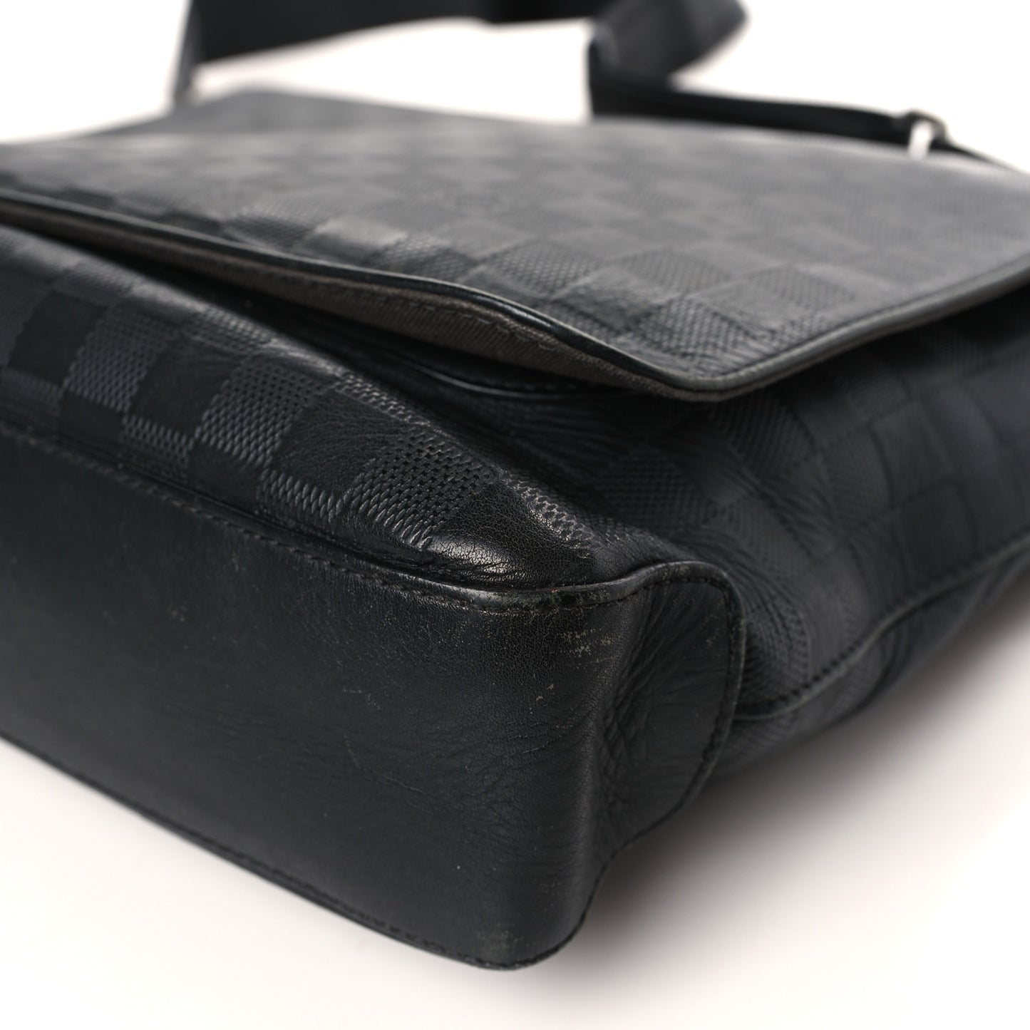 Damier Infini District MM Onyx