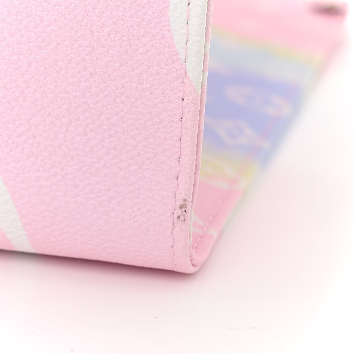 Monogram Escale Onthego GM Pastel