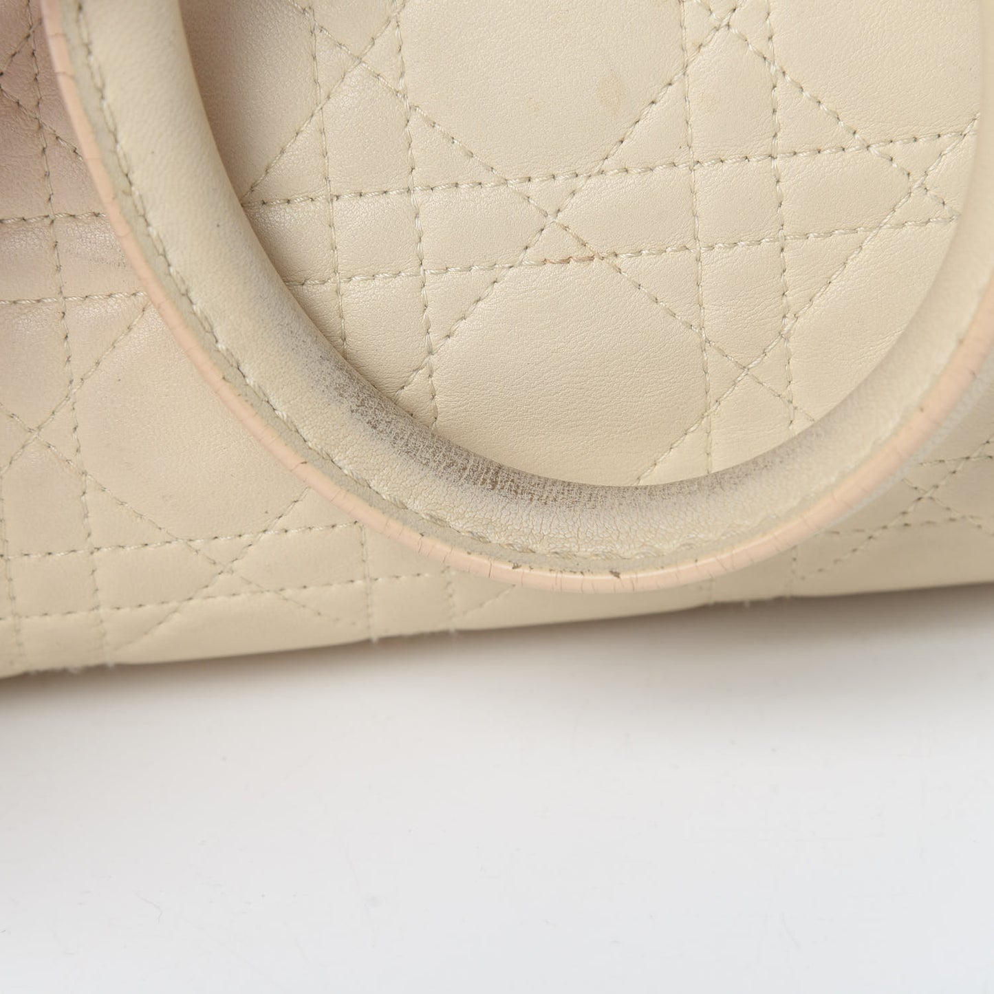 Lambskin Cannage Medium Soft Lady Dior Beige