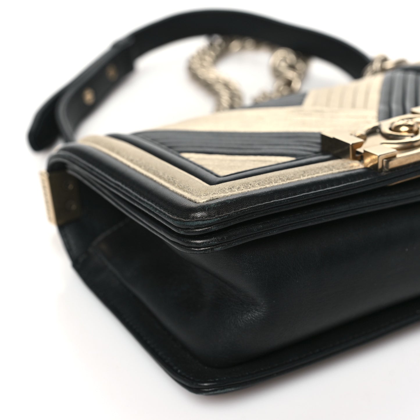 Metallic Calfskin Pleated Small Boy In Rome Flap Black Gold