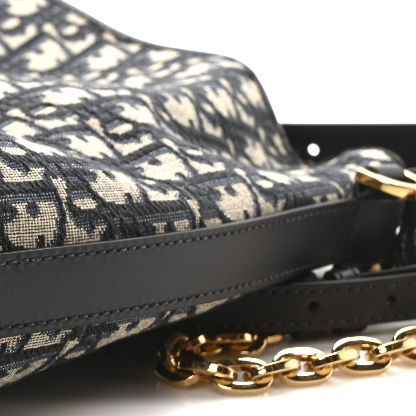 Oblique Medium C'est Chain Bucket Bag Blue