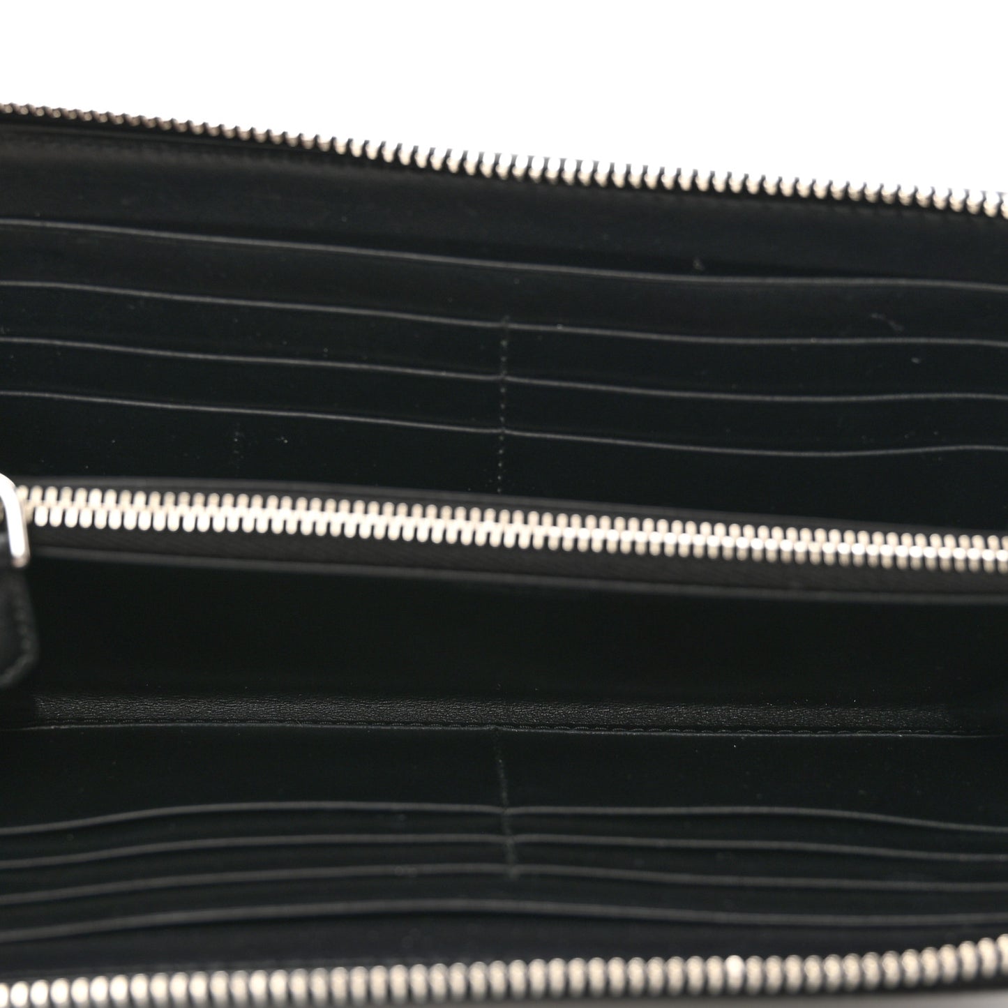 Vitello Daino Triangle Zip Around Wallet Black