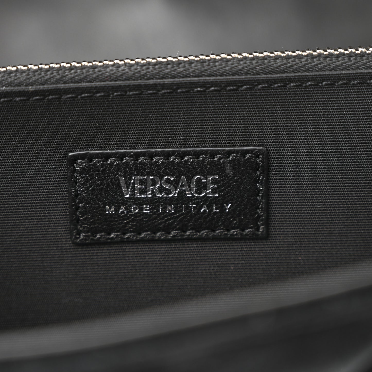 Velvet Quilted Medusa Wallet On Chain Black