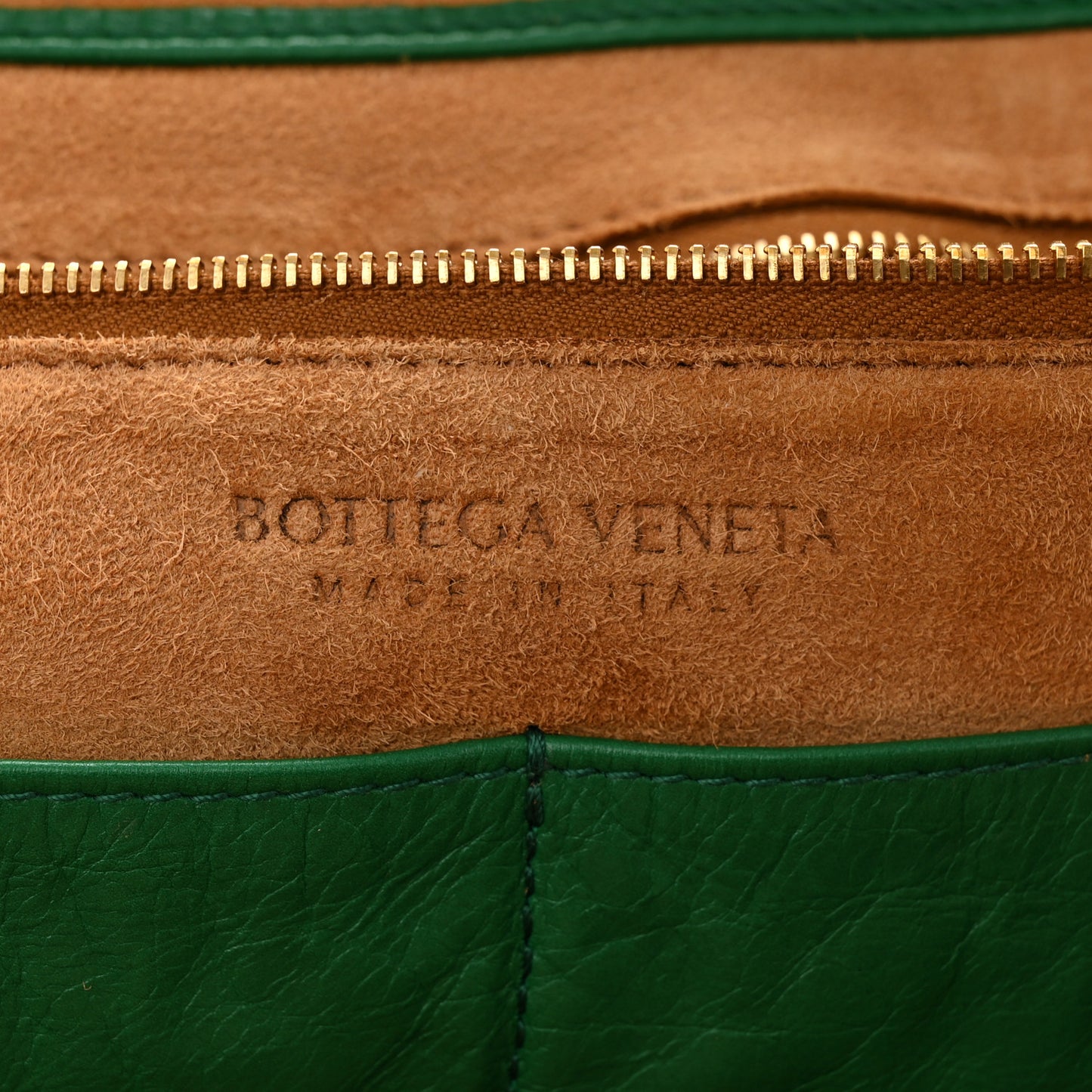 Paper Calfskin Maxi Intrecciato Medium Arco Slouch Racing Green